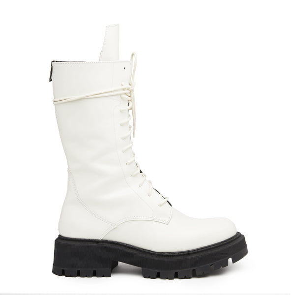 #boots
#white
