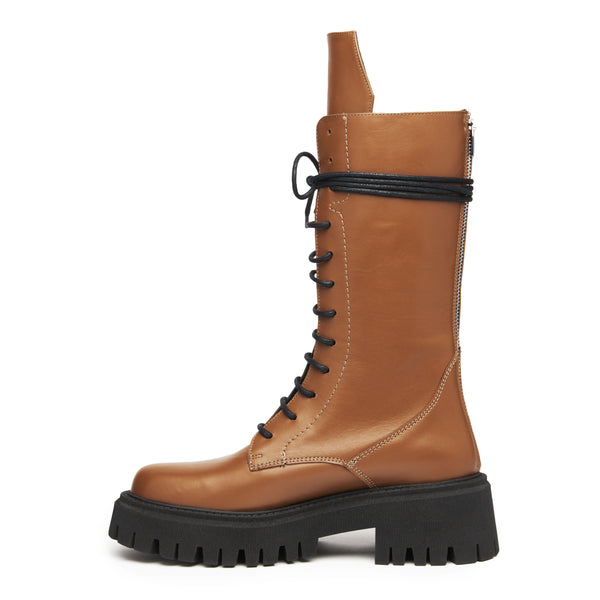 #boots
#brown