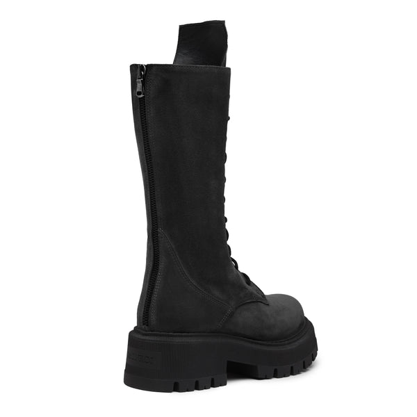 #suede
#black