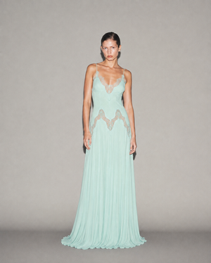 Selene Dress Baby Blue, seconda posa frontale #BabyBlue